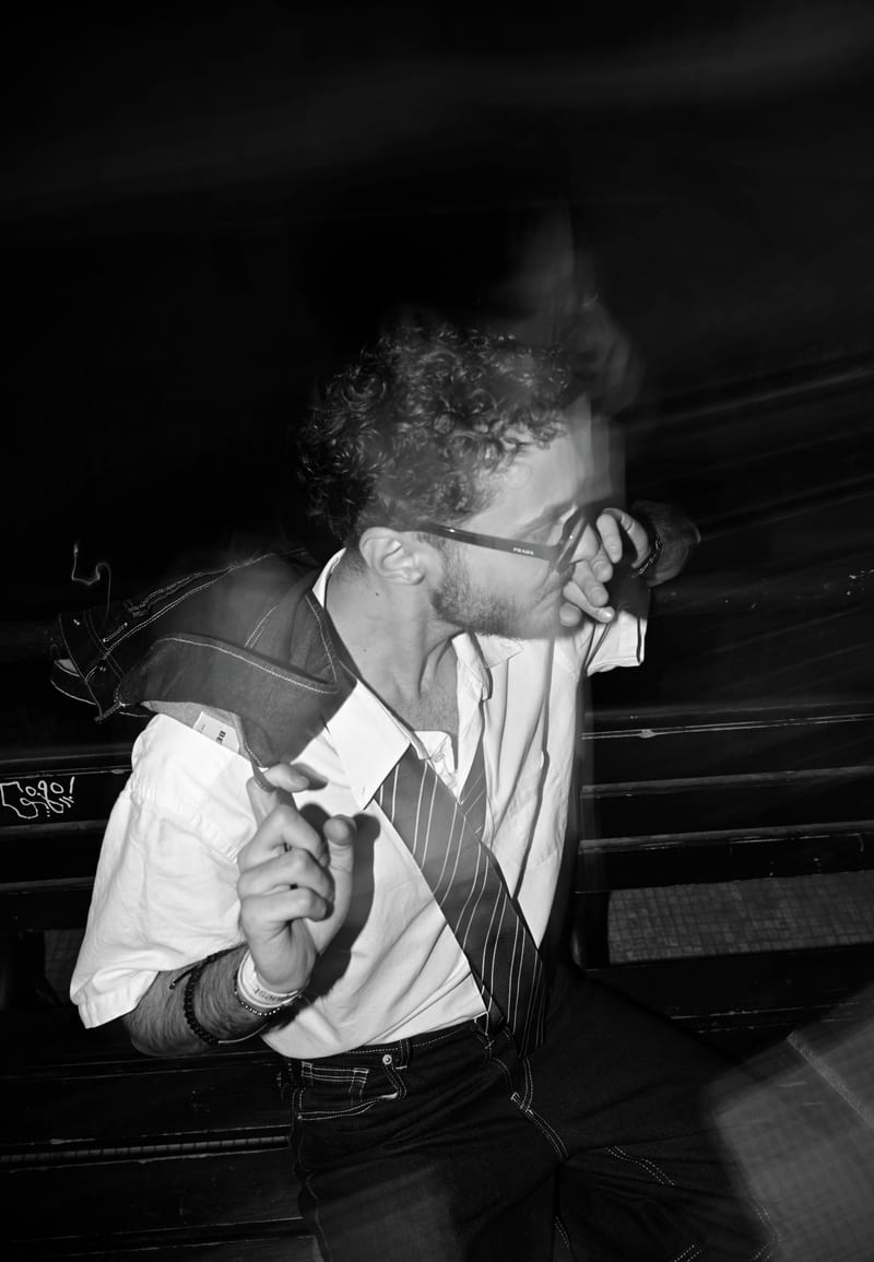 Amedeo, fotografie de presă alb-negru